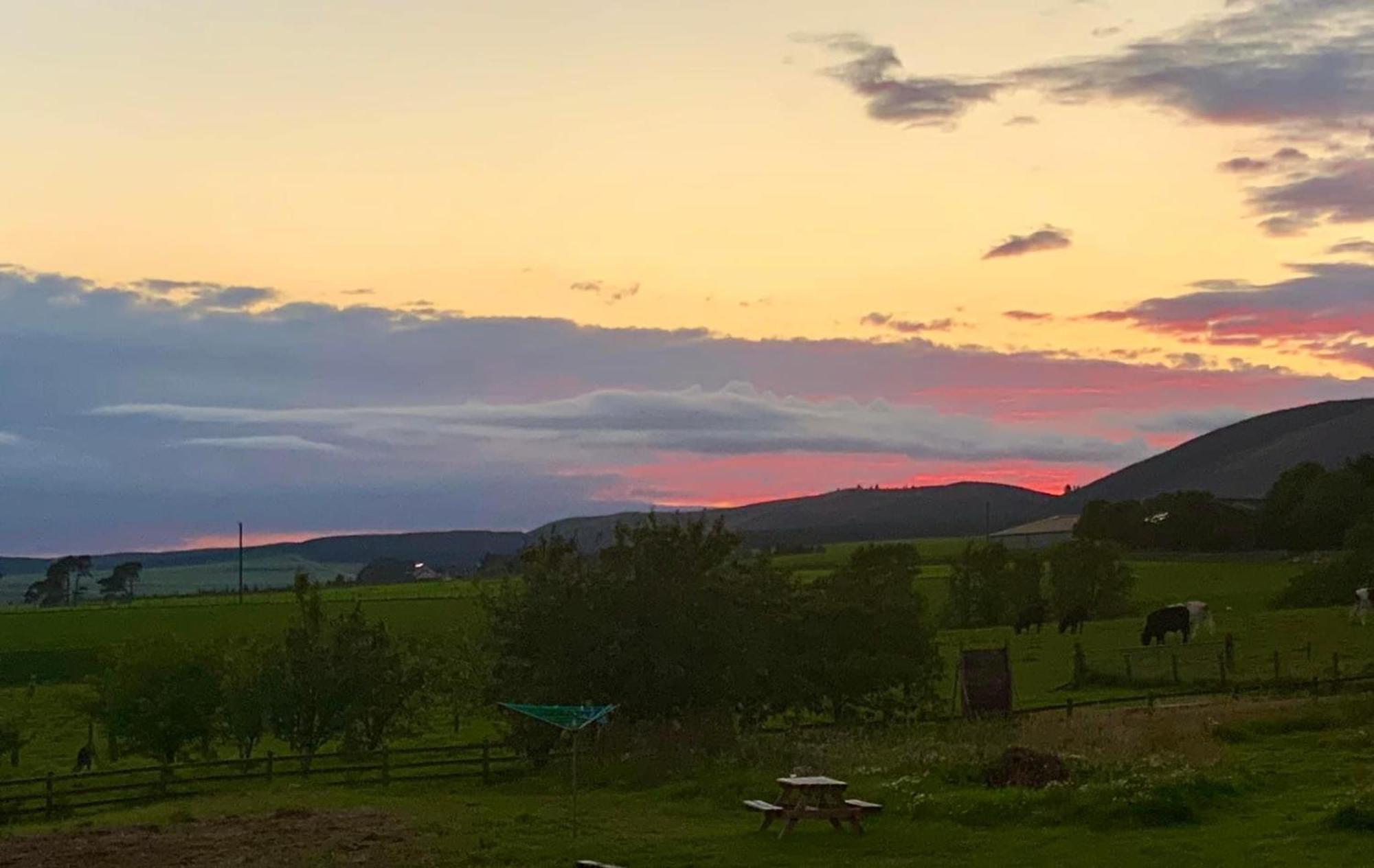 The Granary At Tinto Retreats, Biggar Is A Gorgeous 3 Bedroom Stone Cottage Wiston  외부 사진